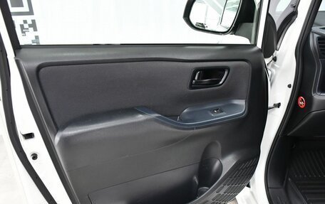 Toyota Voxy III, 2014 год, 1 695 000 рублей, 19 фотография