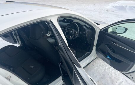 Mazda 3, 2021 год, 1 850 000 рублей, 8 фотография