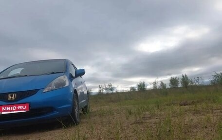 Honda Fit III, 2008 год, 560 000 рублей, 2 фотография