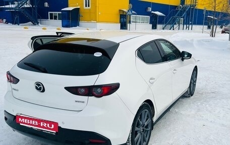 Mazda 3, 2021 год, 1 850 000 рублей, 7 фотография