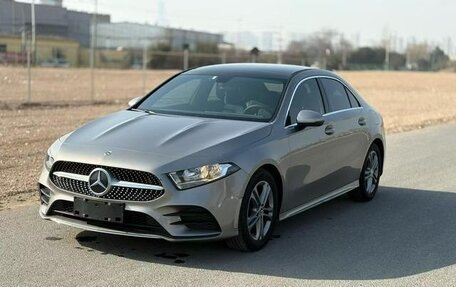 Mercedes-Benz A-Класс, 2022 год, 1 740 000 рублей, 3 фотография