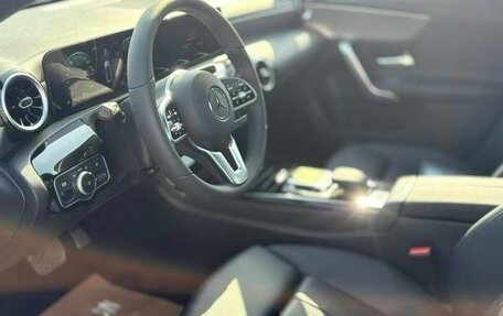 Mercedes-Benz A-Класс, 2022 год, 1 740 000 рублей, 7 фотография