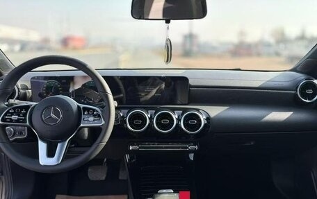 Mercedes-Benz A-Класс, 2022 год, 1 740 000 рублей, 8 фотография