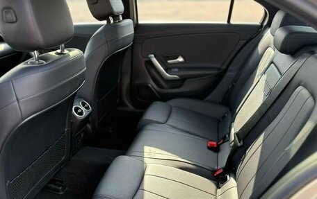 Mercedes-Benz A-Класс, 2022 год, 1 740 000 рублей, 9 фотография