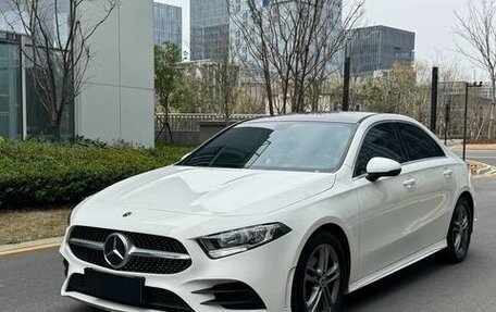 Mercedes-Benz A-Класс, 2022 год, 1 670 000 рублей, 3 фотография