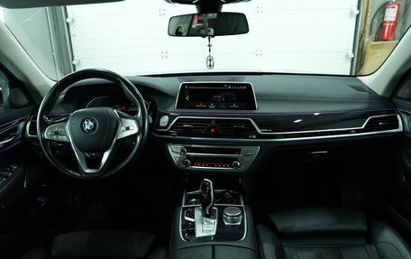 BMW 7 серия, 2019 год, 5 700 000 рублей, 39 фотография