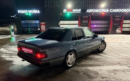 Mercedes-Benz E-Класс, 1995 год, 575 000 рублей, 3 фотография