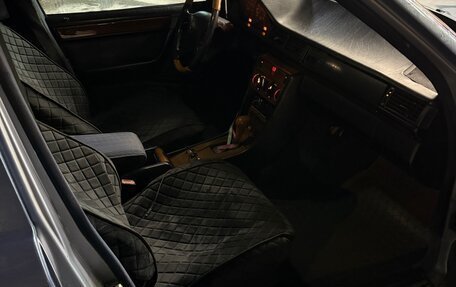 Mercedes-Benz E-Класс, 1995 год, 575 000 рублей, 6 фотография