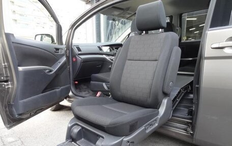 Toyota ISis I, 2013 год, 1 013 000 рублей, 7 фотография