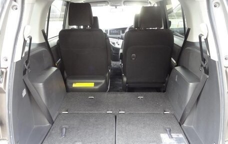 Toyota ISis I, 2013 год, 1 013 000 рублей, 25 фотография