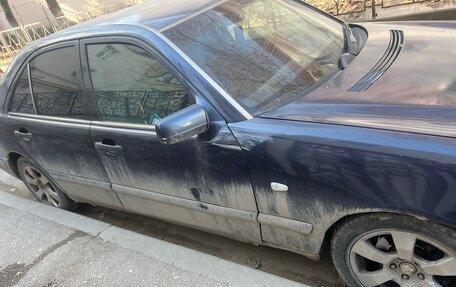 Mercedes-Benz E-Класс, 1996 год, 250 000 рублей, 3 фотография