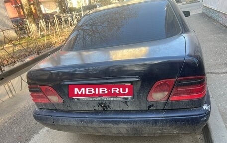 Mercedes-Benz E-Класс, 1996 год, 250 000 рублей, 2 фотография