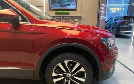 Volkswagen Tiguan II, 2019 год, 2 769 000 рублей, 10 фотография