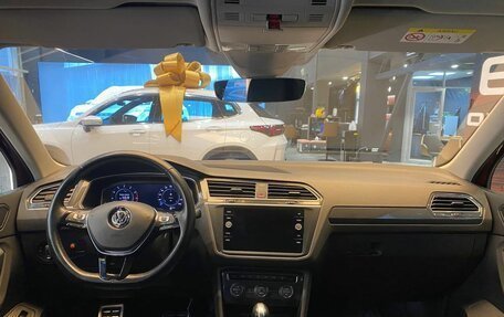 Volkswagen Tiguan II, 2019 год, 2 769 000 рублей, 16 фотография