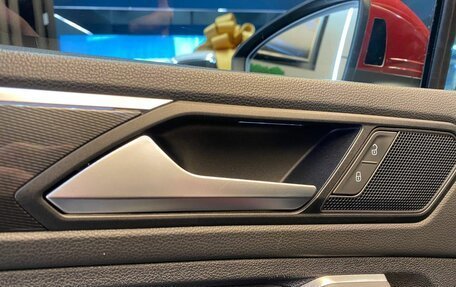 Volkswagen Tiguan II, 2019 год, 2 769 000 рублей, 36 фотография