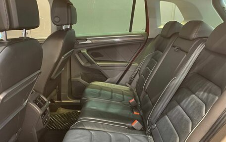 Volkswagen Tiguan II, 2019 год, 2 769 000 рублей, 39 фотография