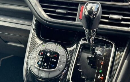 Toyota Esquire I, 2020 год, 2 312 000 рублей, 16 фотография