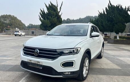 Volkswagen T-Roc I, 2022 год, 1 350 000 рублей, 1 фотография