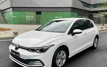 Volkswagen Golf VIII, 2022 год, 1 450 000 рублей, 1 фотография