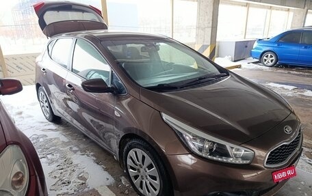 KIA cee'd III, 2014 год, 950 000 рублей, 2 фотография