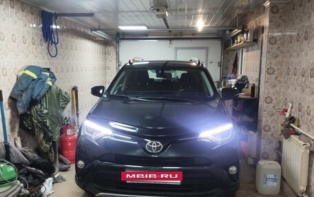 Toyota RAV4, 2015 год, 2 350 000 рублей, 6 фотография