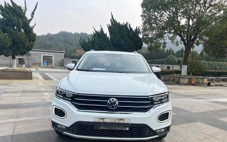 Volkswagen T-Roc I, 2022 год, 1 350 000 рублей, 2 фотография