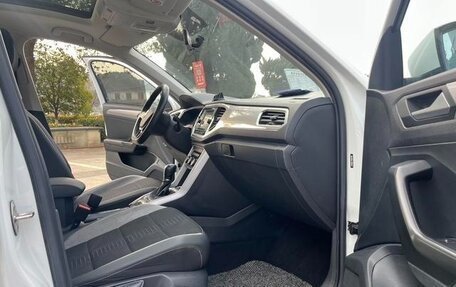 Volkswagen T-Roc I, 2022 год, 1 350 000 рублей, 8 фотография