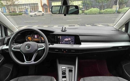 Volkswagen Golf VIII, 2022 год, 1 450 000 рублей, 9 фотография