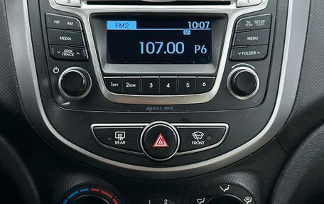 Hyundai Solaris II рестайлинг, 2015 год, 995 000 рублей, 9 фотография