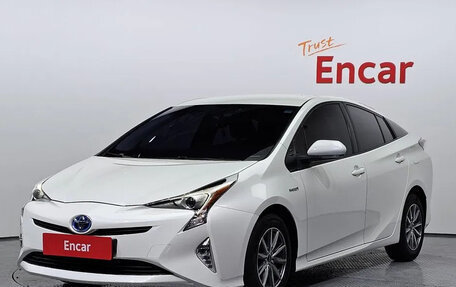 Toyota Prius IV XW50, 2016 год, 1 350 888 рублей, 6 фотография