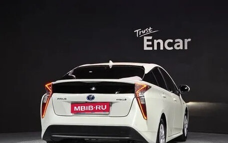 Toyota Prius IV XW50, 2016 год, 1 350 888 рублей, 7 фотография