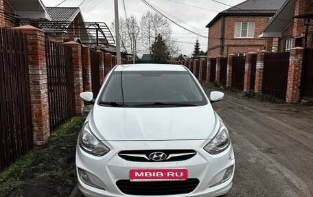 Hyundai Solaris II рестайлинг, 2011 год, 705 000 рублей, 1 фотография