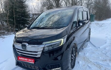 Honda Stepwgn IV, 2018 год, 2 400 000 рублей, 1 фотография