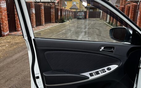 Hyundai Solaris II рестайлинг, 2011 год, 705 000 рублей, 5 фотография