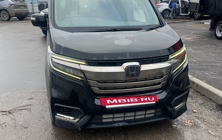 Honda Stepwgn IV, 2018 год, 2 400 000 рублей, 3 фотография