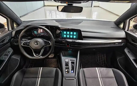 Volkswagen Golf VIII, 2023 год, 1 910 555 рублей, 13 фотография