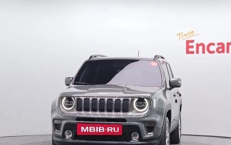 Jeep Renegade I рестайлинг, 2022 год, 1 330 000 рублей, 2 фотография