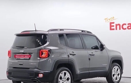 Jeep Renegade I рестайлинг, 2022 год, 1 330 000 рублей, 3 фотография