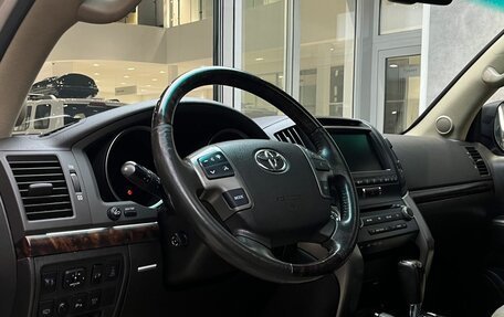 Toyota Land Cruiser 200, 2010 год, 2 690 000 рублей, 18 фотография