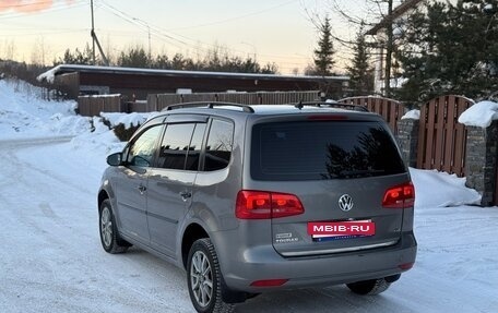 Volkswagen Touran III, 2010 год, 790 000 рублей, 2 фотография