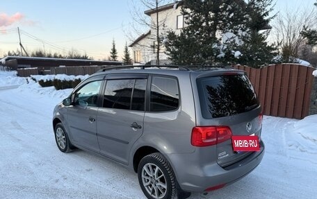 Volkswagen Touran III, 2010 год, 790 000 рублей, 4 фотография