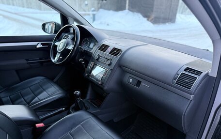 Volkswagen Touran III, 2010 год, 790 000 рублей, 24 фотография