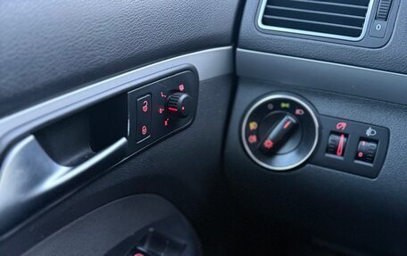 Volkswagen Touran III, 2010 год, 790 000 рублей, 39 фотография