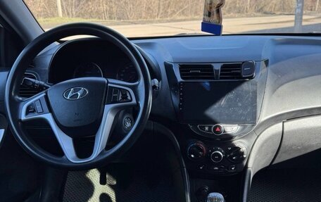 Hyundai Solaris II рестайлинг, 2011 год, 790 000 рублей, 8 фотография