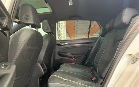 Volkswagen Golf VIII, 2023 год, 1 810 555 рублей, 21 фотография