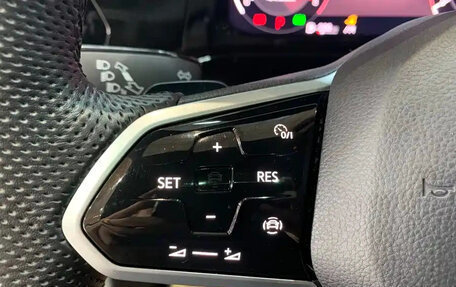 Volkswagen Golf VIII, 2023 год, 1 810 555 рублей, 16 фотография