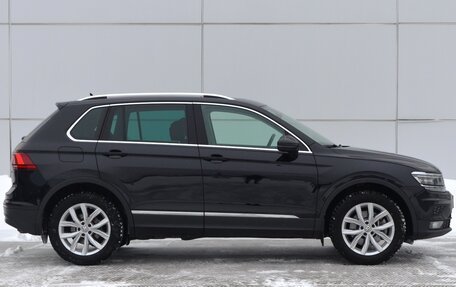 Volkswagen Tiguan II, 2018 год, 2 590 000 рублей, 2 фотография