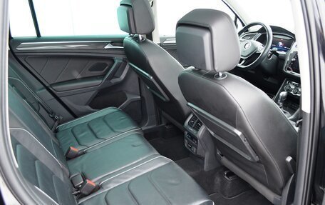 Volkswagen Tiguan II, 2018 год, 2 590 000 рублей, 12 фотография