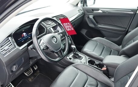 Volkswagen Tiguan II, 2018 год, 2 590 000 рублей, 9 фотография