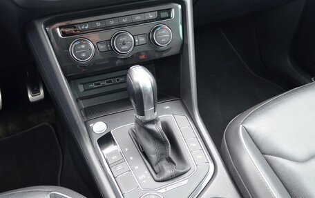 Volkswagen Tiguan II, 2018 год, 2 590 000 рублей, 15 фотография